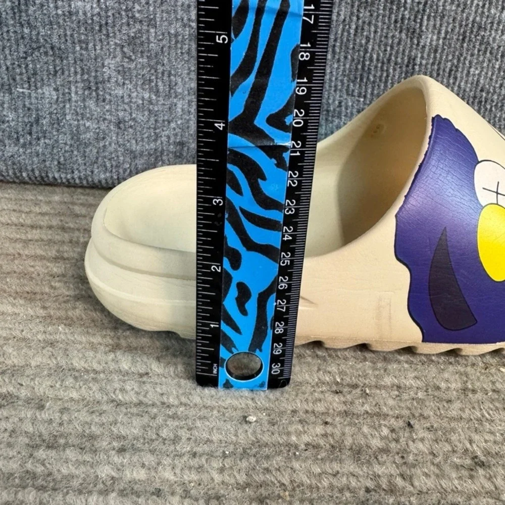 Unbranded Street Art Character Foam Slides Cream Mens Size 42 Casual Sandals